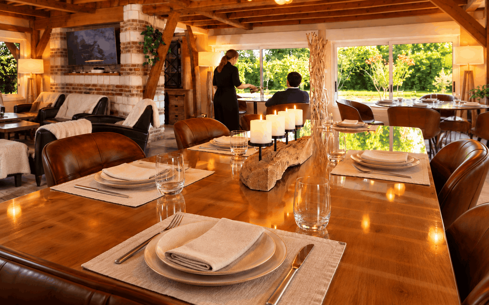 Table dressée dans le restaurant du Domaine de Wail